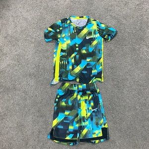 Boys Nike Shirt & Shorts Set YL